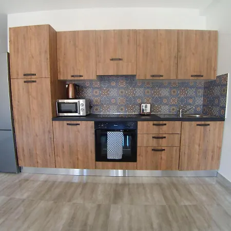 F7 3, Private Bedroom Two Single Beds Shared Bathroom In Shared Flat Msida