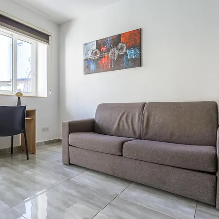 F7 3, Private Bedroom Two Single Beds Shared Bathroom In Shared Flat *