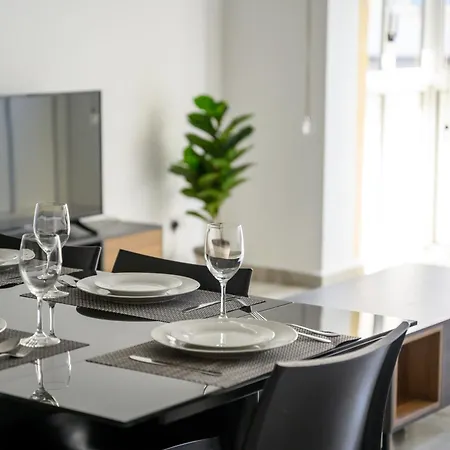 F7 3, Private Bedroom Two Single Beds Shared Bathroom In Shared Flat Homestay Msida
