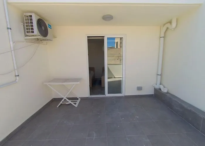 F7 3, Private Bedroom Two Single Beds Shared Bathroom In Shared Flat Habitación en casa particular *