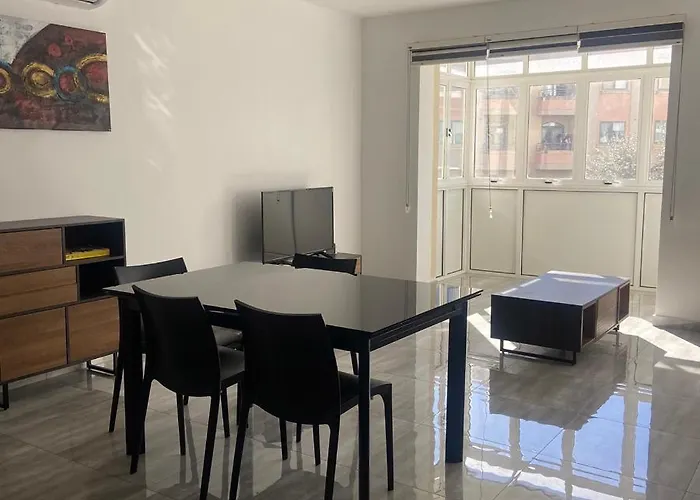 F7 3, Private Bedroom Two Single Beds Shared Bathroom In Shared Flat Habitación en casa particular *