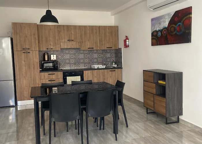 Alloggio in famiglia F7 3, Private Bedroom Two Single Beds Shared Bathroom In Shared Flat